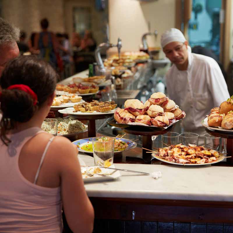 Bar de pintxos en la Parte Vieja